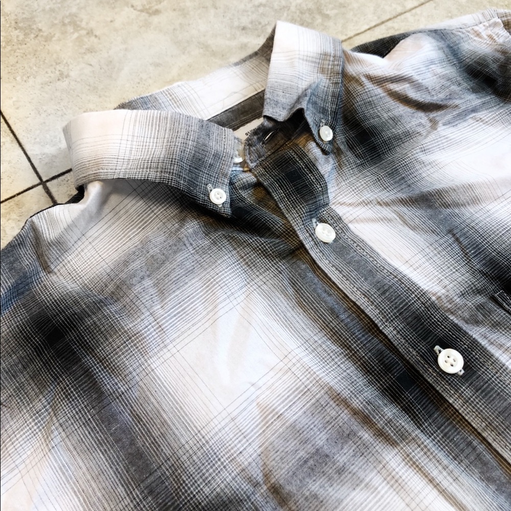 ⬇️ OLD NAVY - Black/White Button Down Shirt